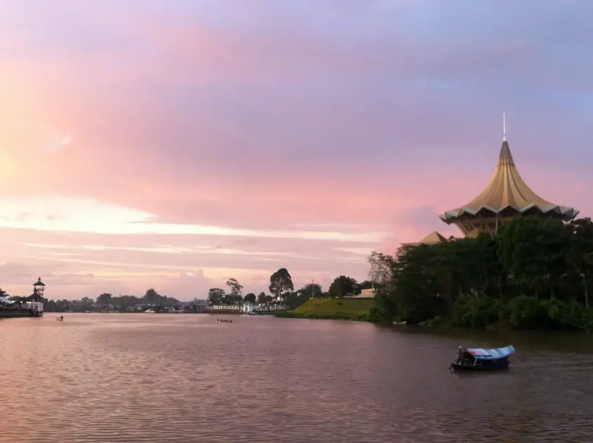 Sejarah Kuching dan Progress Semenjak Dinaiktaraf Sebagai 