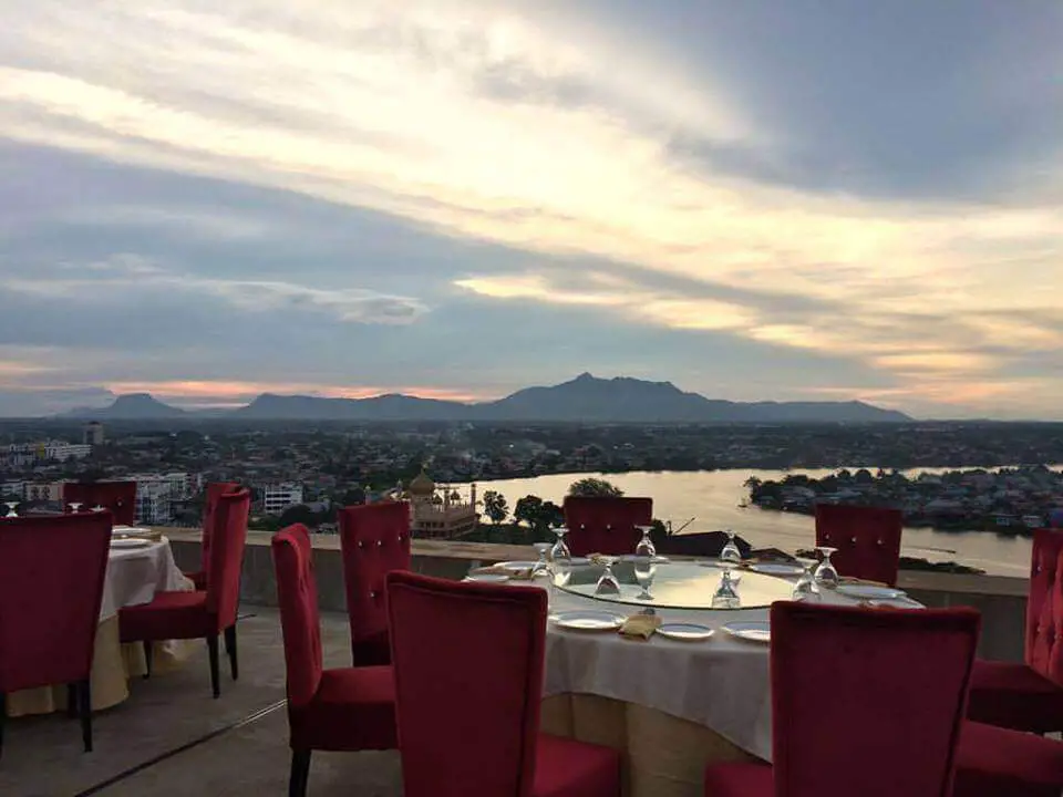 3 Port Cafe Dan Restoran Rooftop Yang Steady Di Kuching