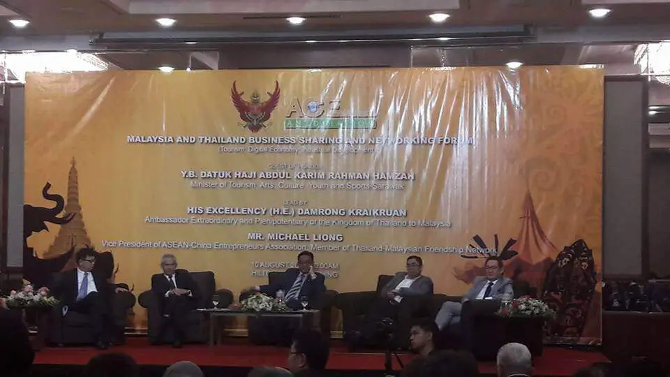 Penerbangan Terus Dari Kuching Ke Shenzhen Dan LCCT di Kuching Penerbangan Terus Dari Kuching Ke Shenzhen Dan LCCT di Kuching